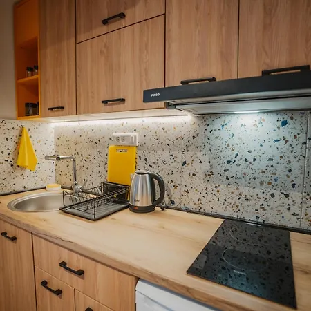Don 2 - Location - Close To Everything - With Free Parking Apartment