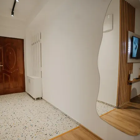 Don 2 - Location - Close To Everything - With Free Parking Apartment