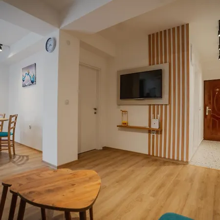 Apartment Don 2 - Location - Close To Everything - With Free Parking
